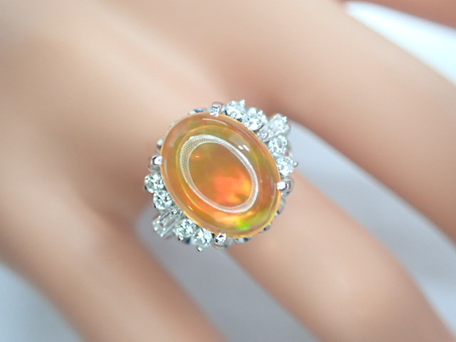 美品 Pt900 ファイアオパール2.58ct ダイヤ計0.29 リング 指輪-