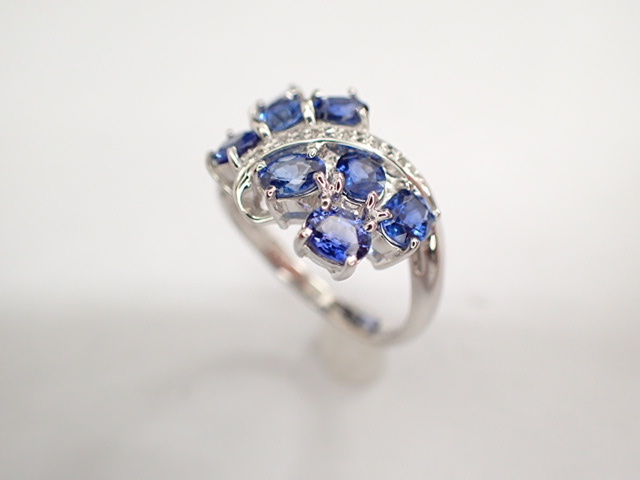 美品 Pt900 サファイア計2.25ct ダイヤ計0.03ct デザイン リング 指輪