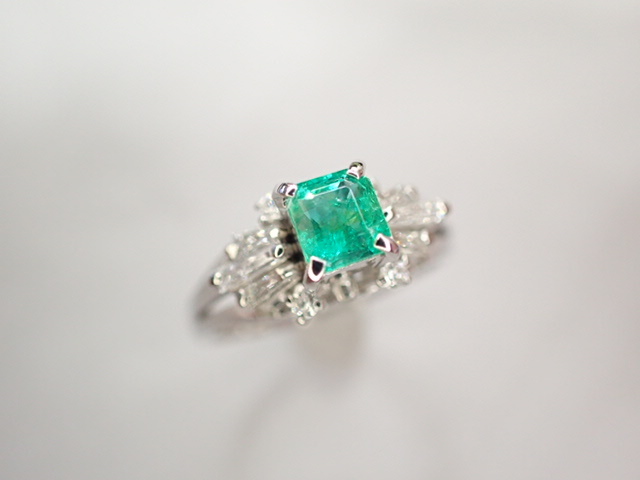  beautiful goods Pt900 emerald 0.37ct diamond total 0.26ctte The Yinling g ring 