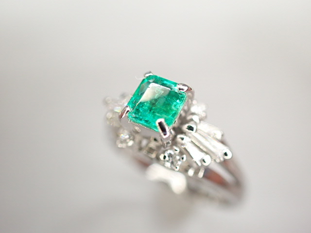  beautiful goods Pt900 emerald 0.37ct diamond total 0.26ctte The Yinling g ring 