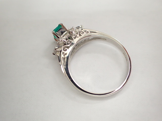  beautiful goods Pt900 emerald 0.37ct diamond total 0.26ctte The Yinling g ring 