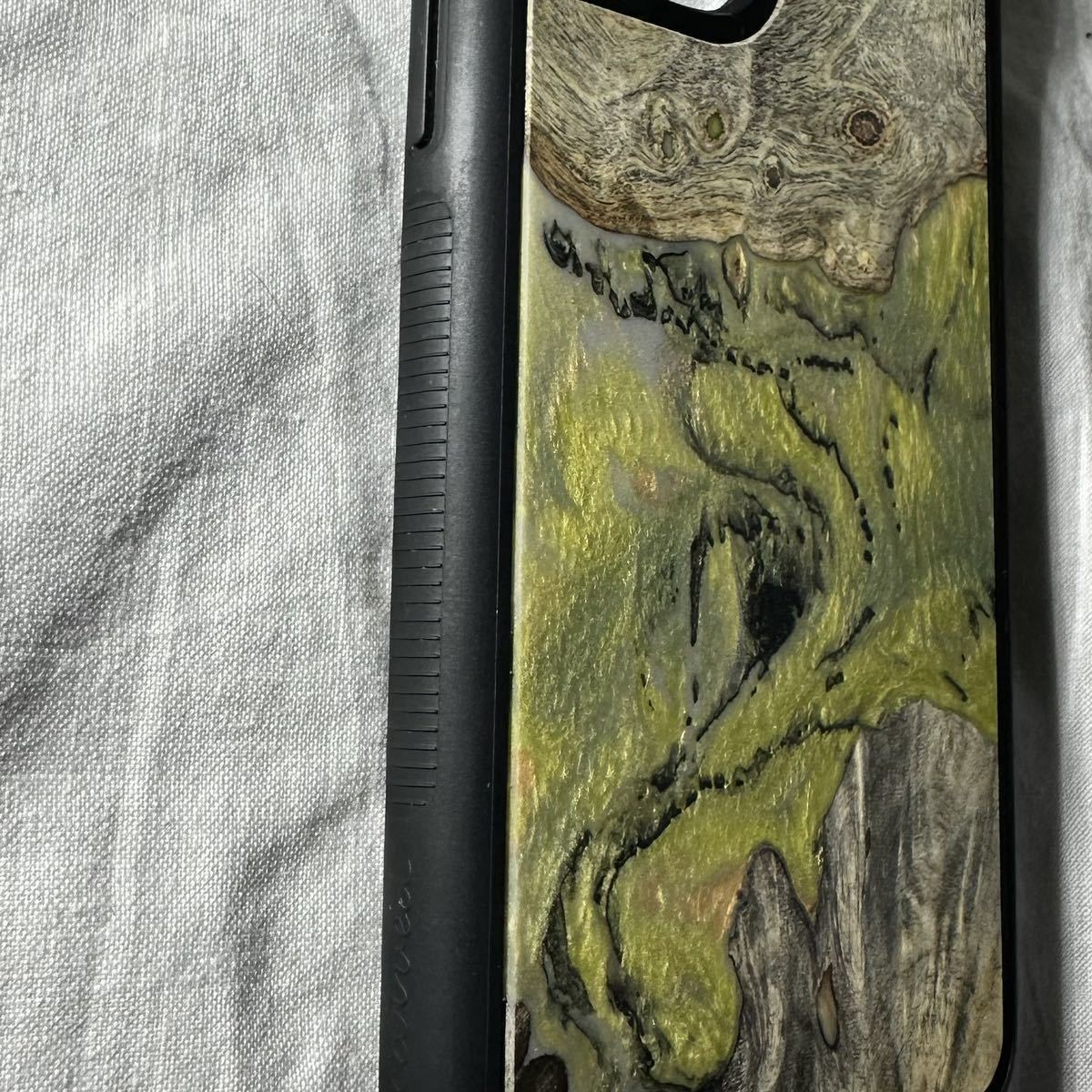 USA製 新品 高級 Carved iPhone 11 Pro用 レジン & バール材 木材 ケース ハード ウッド 1点物_画像7