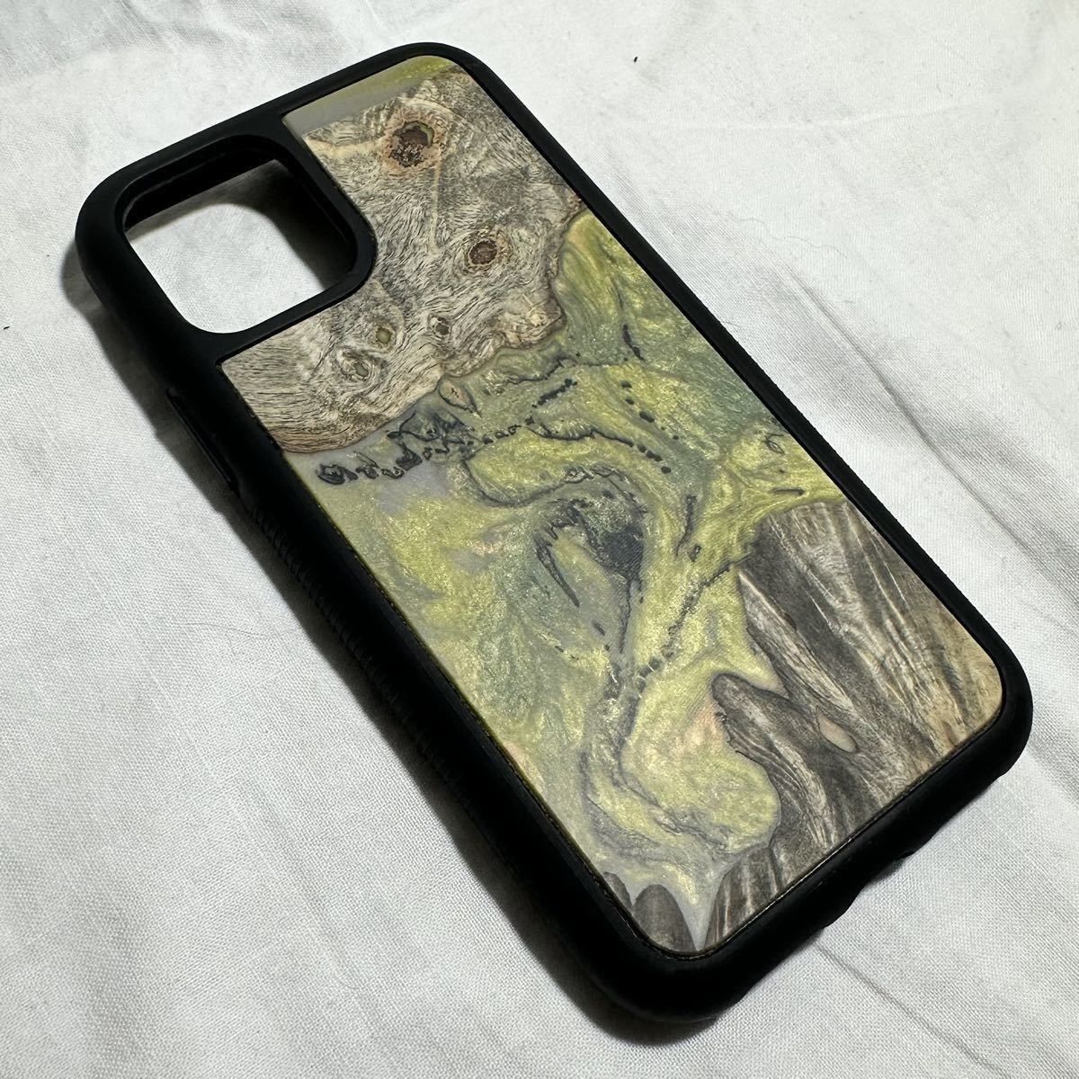 USA製 新品 高級 Carved iPhone 11 Pro用 レジン & バール材 木材 ケース ハード ウッド 1点物_画像2