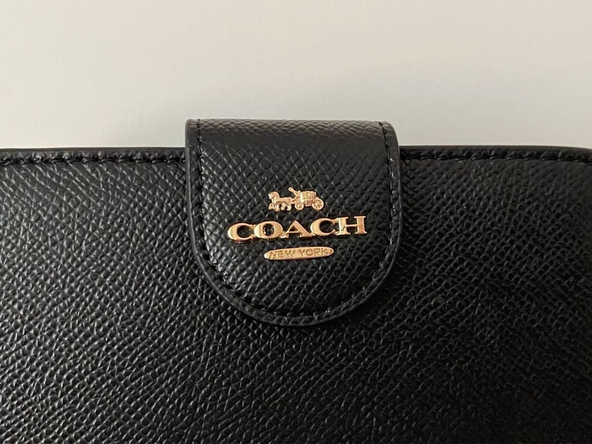 新品】COACH コーチ 二つ折り財布 黒 ブラック ゴールド｜PayPayフリマ