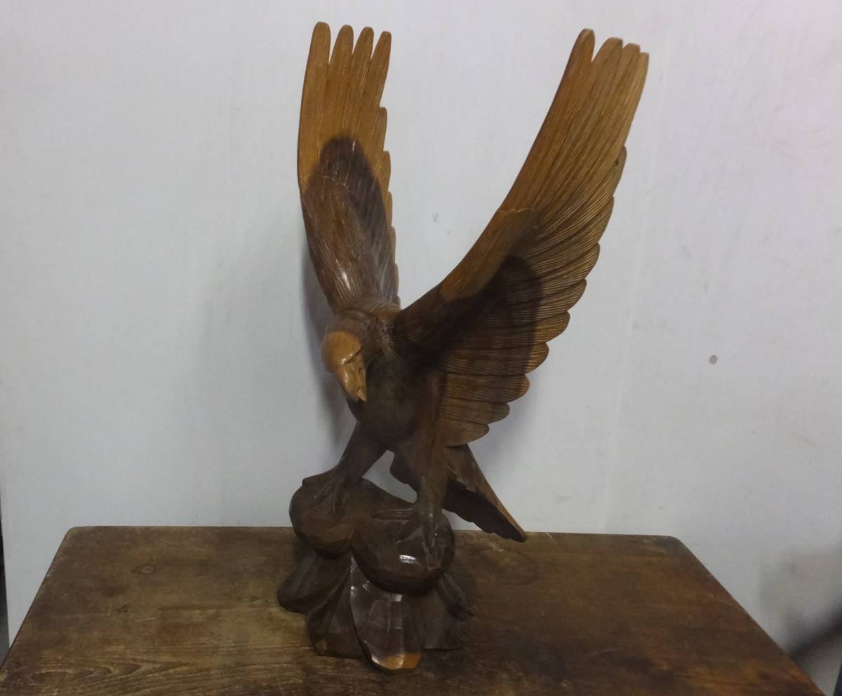 ▲ろ-516 木彫り『鷹』手彫　一刀彫　中古　良品　置物　オブジェ