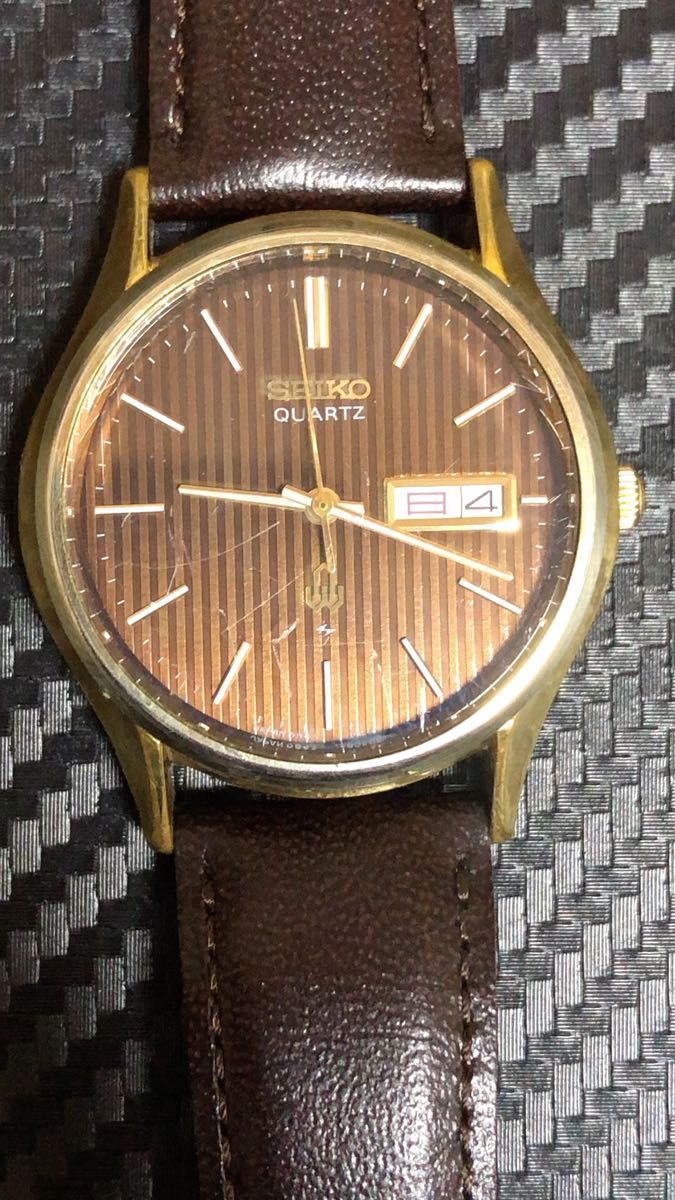 1976年製造 SEIKO セイコー クォーツ メンズ ビンテージ 腕時計 稼働品 新品革ベルト 希少