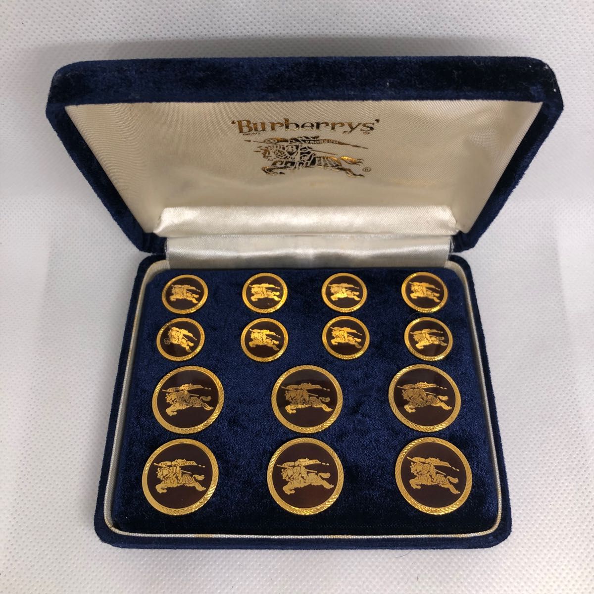 Burberry(バーバリー )ブレザー ボタンセット|Yahoo!フリマ Burberry(バーバリー )ブレザー ボタンセット|Yahoo!フリマ