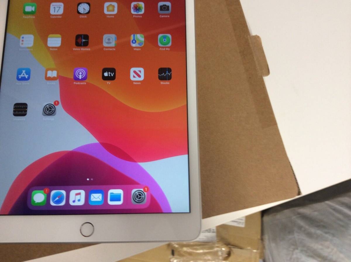 全国一律送料無料 Apple iPad 6th Generation 128GB, Wi-Fi, 9.7in ...