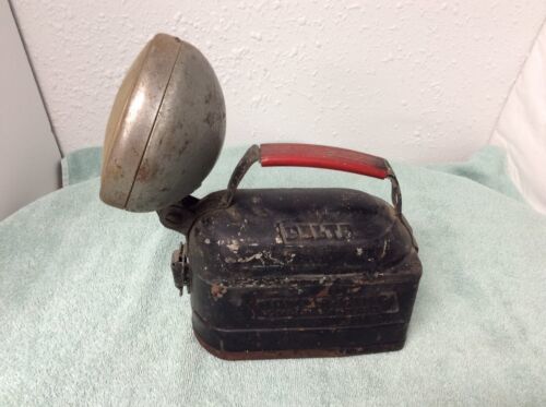 Vintage Delta Power King 12 Volt Lantern Battery Powered Handheld Flashlight 海外 即決