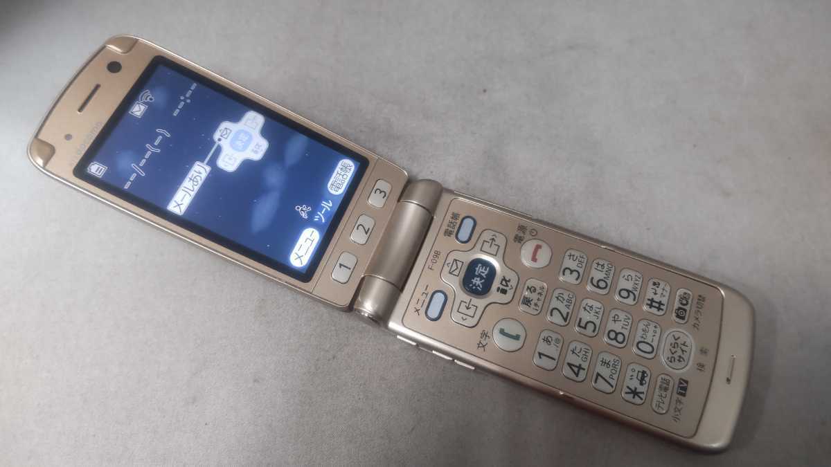 docomo FOMA удобно ho nF-09B #DG4146 FUJITSUgalake- мобильный телефон складной простой подтверждение рабочего состояния & простой чистка & первый период .OK суждение 0 бесплатная доставка 