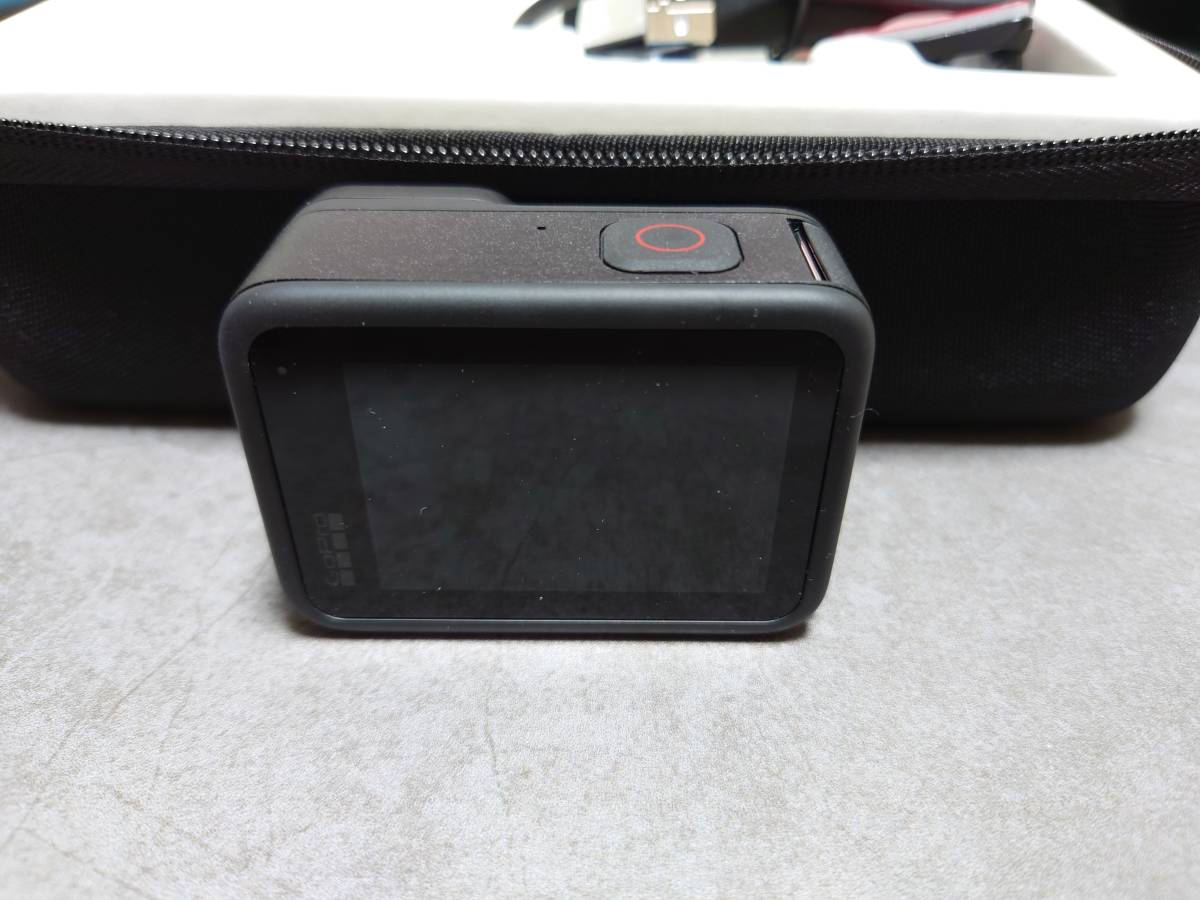 【ほぼ未使用】 GoPro HERO10 Black　新品バッテリー　新品microSD 32GB　CHDHX-101-FW _画像2
