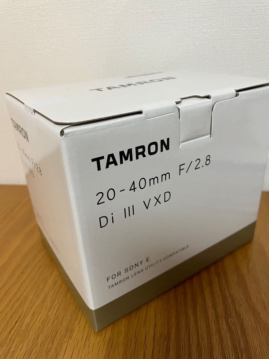 ベルギー製 新品 未開封 タムロン TAMRON 20 40 F 2.8 Di III - レンズ