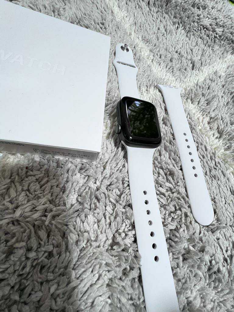 Apple Watch se 44mm GPS アップルウォッチ-connectedremag.com