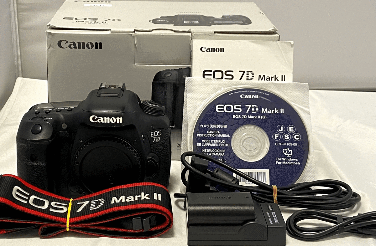 並級】Canon EOS 7D Mark II ボディ キャノン 元箱付き【動作確認済
