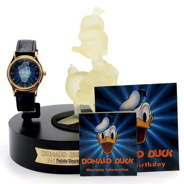ディズニー ドナルド 65周年フィギュア付腕時計 3000個限定 USA ディズニー ドナルド 65周年フィギュア付腕時計 3000個限定 USA