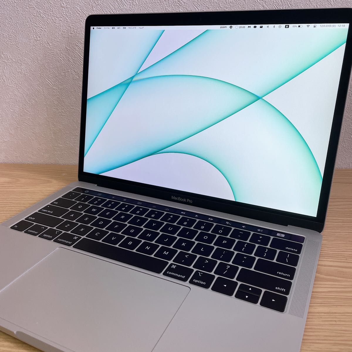 おまけ付き 】充放電回数４9回 MacBook Pro 13 2019 Touch Bar搭載 