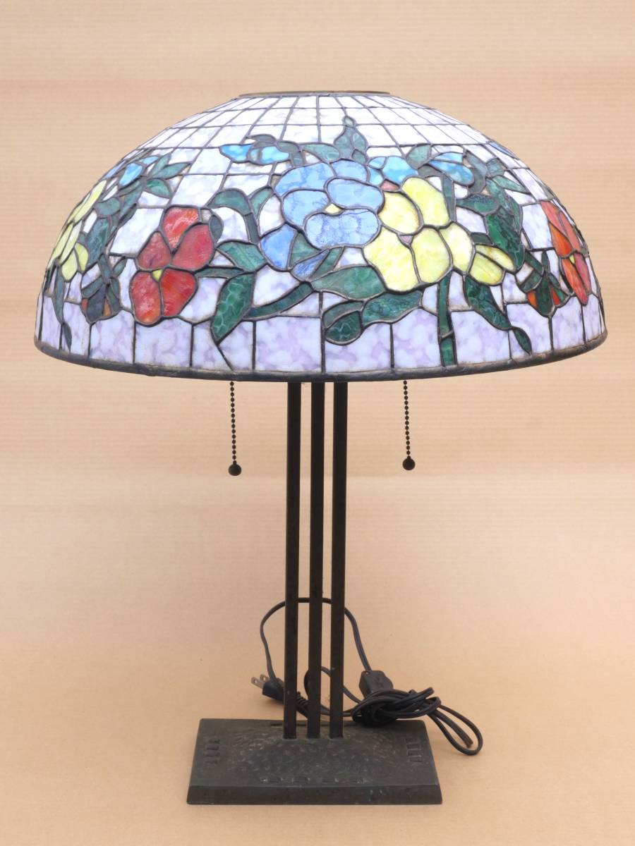 【点灯OK】 ステンドグラスランプ 約42×42×54cm 真鍮 テーブルランプ 照明 レトロ アンティーク 11/30-9_画像1
