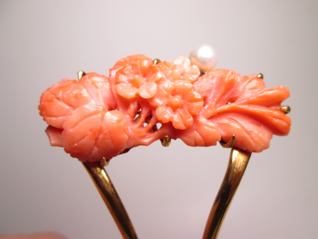 人気沸騰ブラドン 【江月】☆アンティーク・三越 本珊瑚 共ケース付 12,04g 花彫刻真珠飾りのかんざし かんざし
