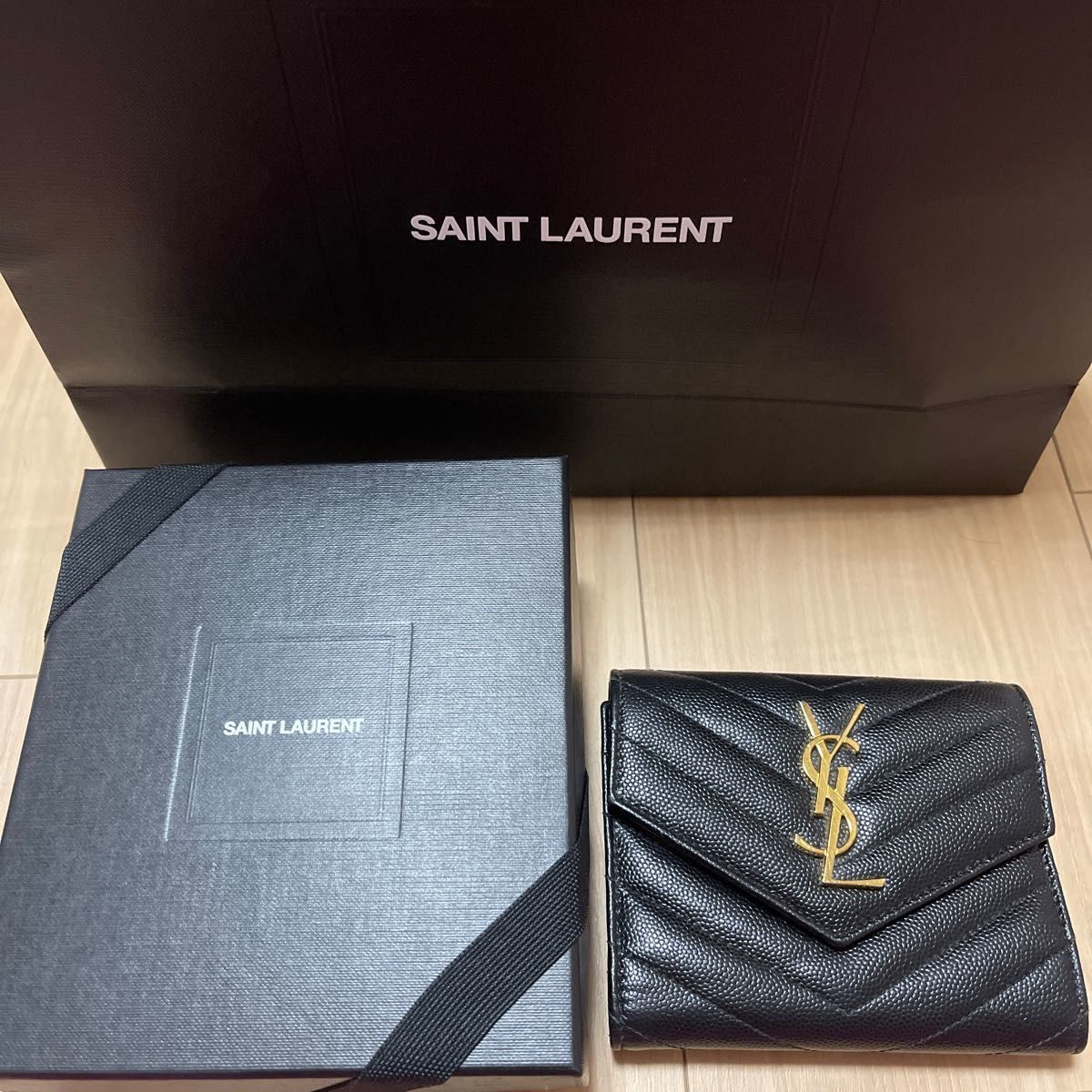 のミニウォ】 Saint Laurent - SAINT LAURENT 三つ折り財布 YSLの通販