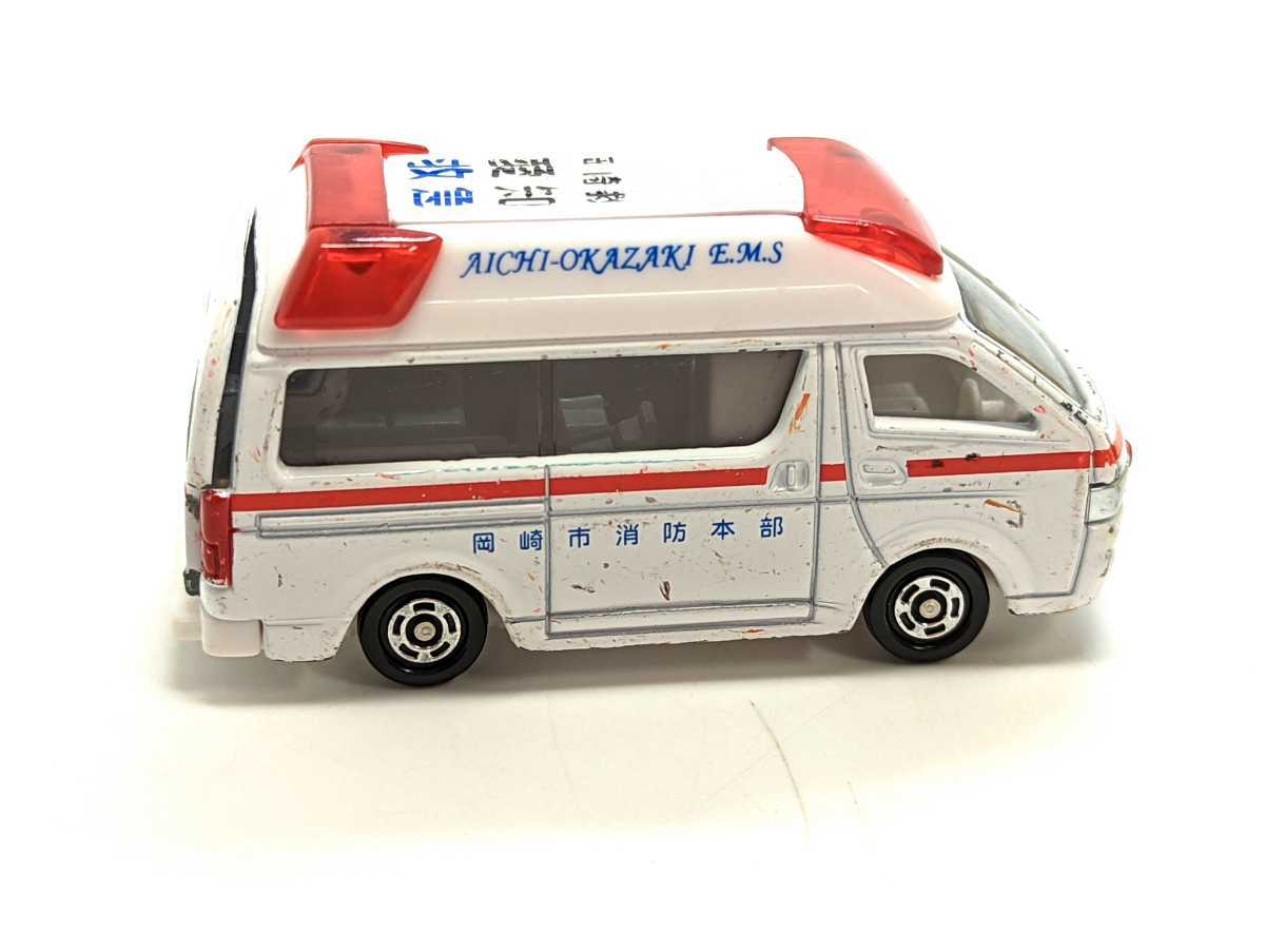 トミカ ギフト119番　救急車(セットのバラ)　中古品　キズ、汚れ、色ハゲあり_画像5
