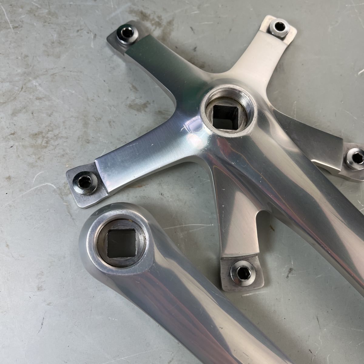 SHIMANO DURA-ACE シマノ デュラエース NJS クランク 170 ピスト SHIMANO DURA-ACE シマノ デュラエース NJS クランク 170 ピスト