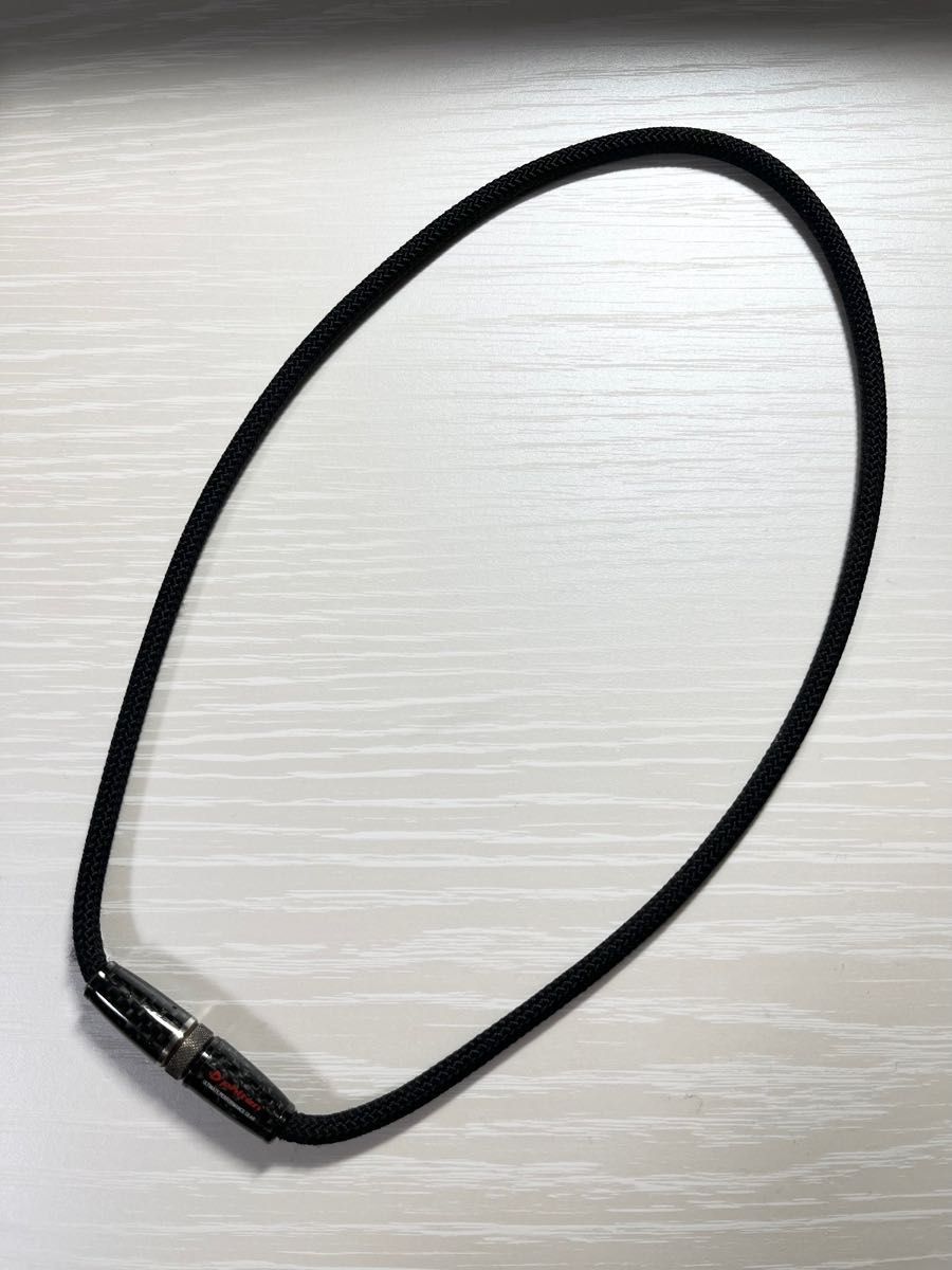 大人気の ファイテン RAKUWAネックX100 カーボン ブラック