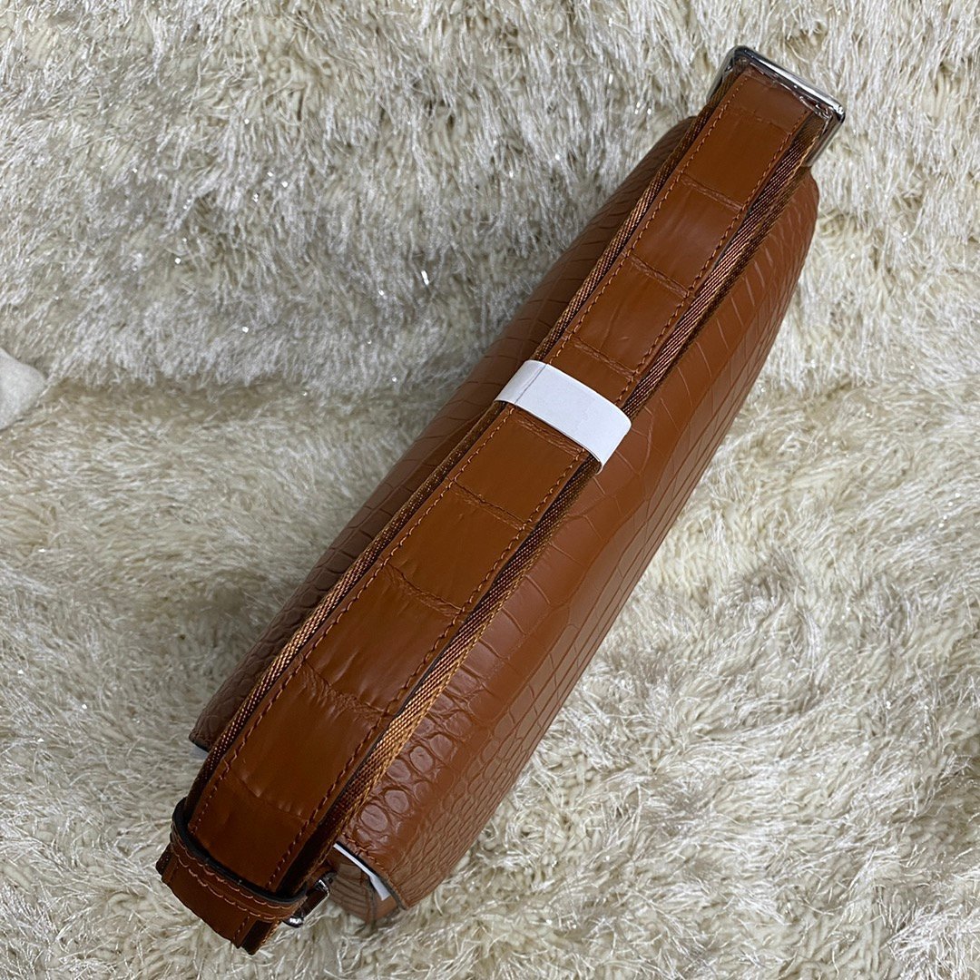 紳士バッグ 簡潔 上品 ショルダーバッグ 最強鰐革 腹革 品質保証 クロコダイルレザー メンズバッグ 通勤 通学 ブラウン_画像6