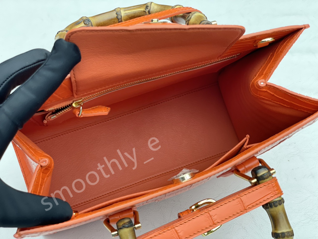 モード感　上品レディースバッグ　ボンベ加工　素敵な2本手　ハンドバッグ　鰐革　ナイルクロコダイルレザー　オシャレ　オレンジ_画像9