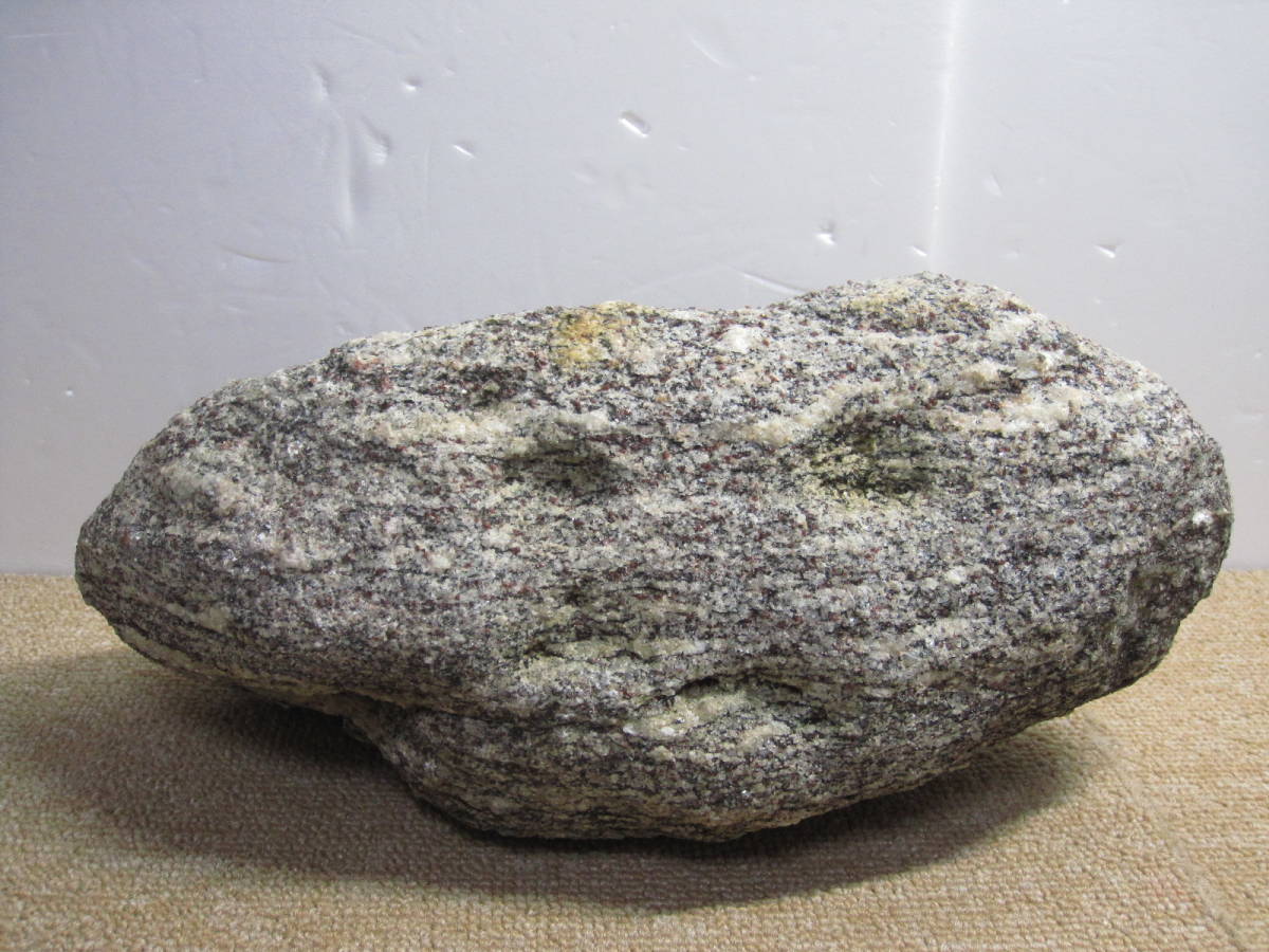 ●南極の石●鑑賞石 鉱物 南極石? 赤 白 黒 南極観測船? ふじ? 昭和 置物 重さ約4.5kg●