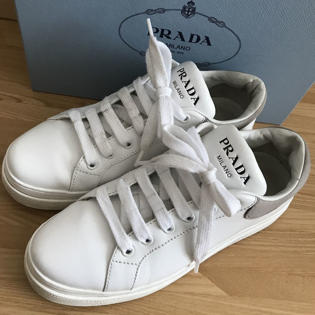 メーカー純正品[充電不要 1年保証] PRADA プラダ スニーカー 37 （24cm