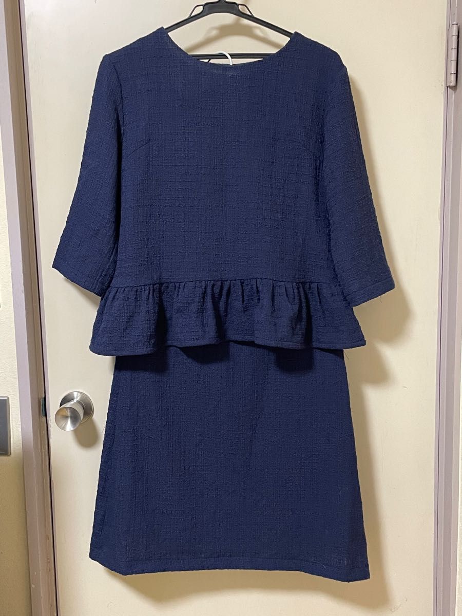 ツイードツーピース　スカートスーツ　七分袖ペプラムプルオーバー　Aラインスカート　紺色　ツイード　入学式　卒業式　中古