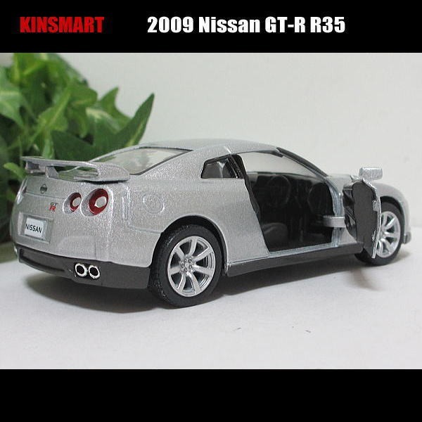 1/36日産/ニッサン/GT-R R35/2009(シルバー)/KINSMART/ダイキャストミニカー_画像3