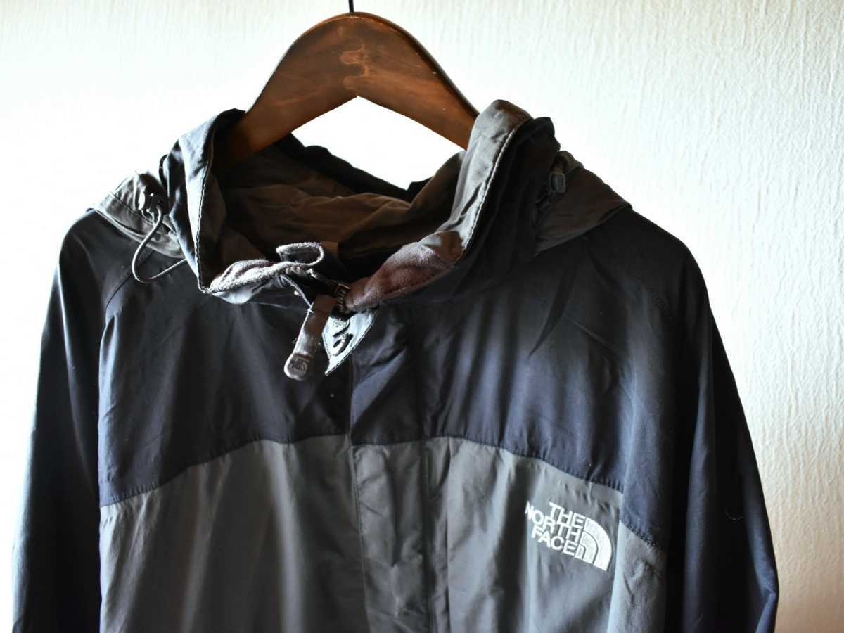 古着★THE NORTH FACE ザノースフェイス 刺繍ロゴ アウトドア 黒灰緑 ライトマウンテンパーカー グリーングレーXLサイズ 90年代ストリート _画像2