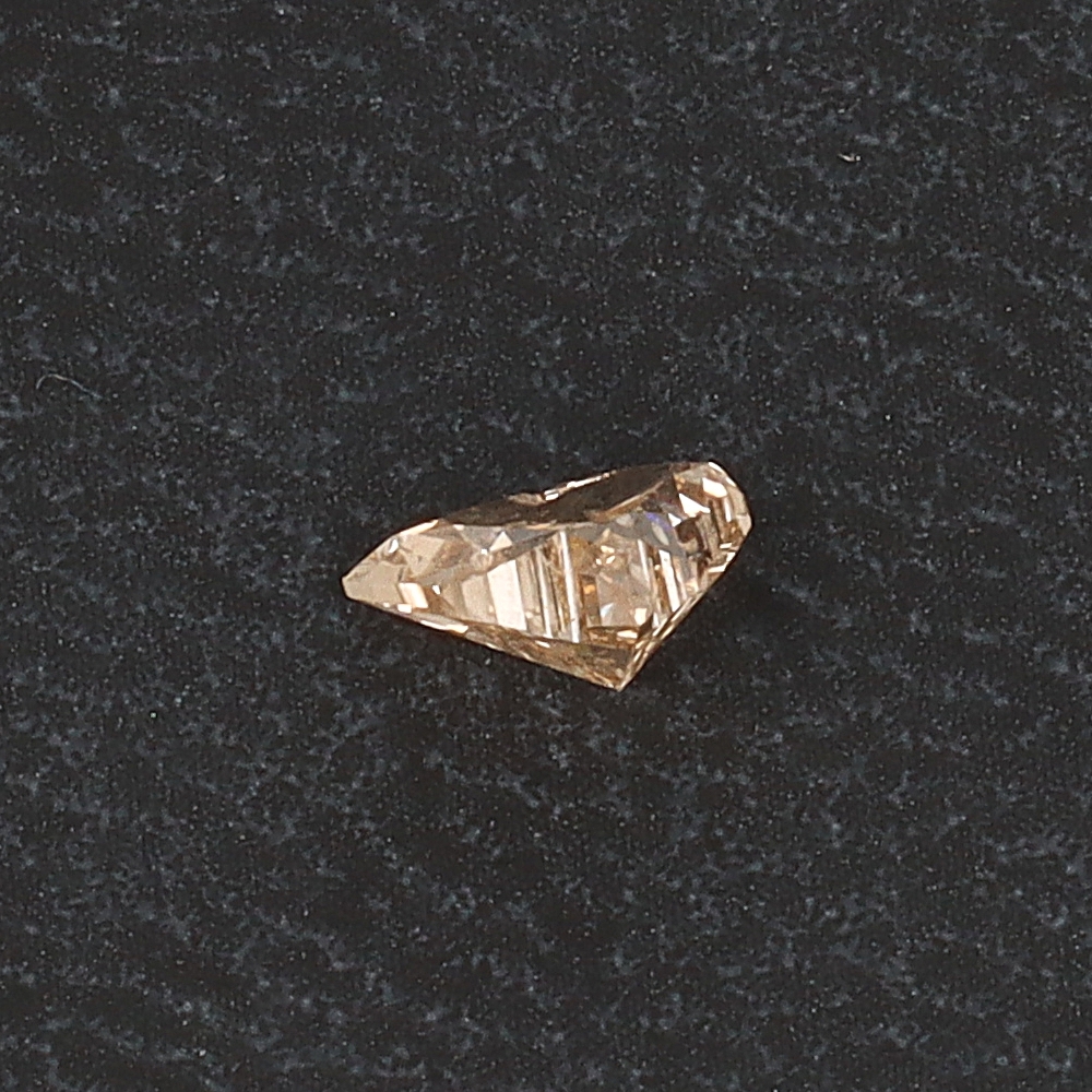 新版 【レア品】天然ダイヤモンド0.41ctホースヘッドカット裸石 ケース 