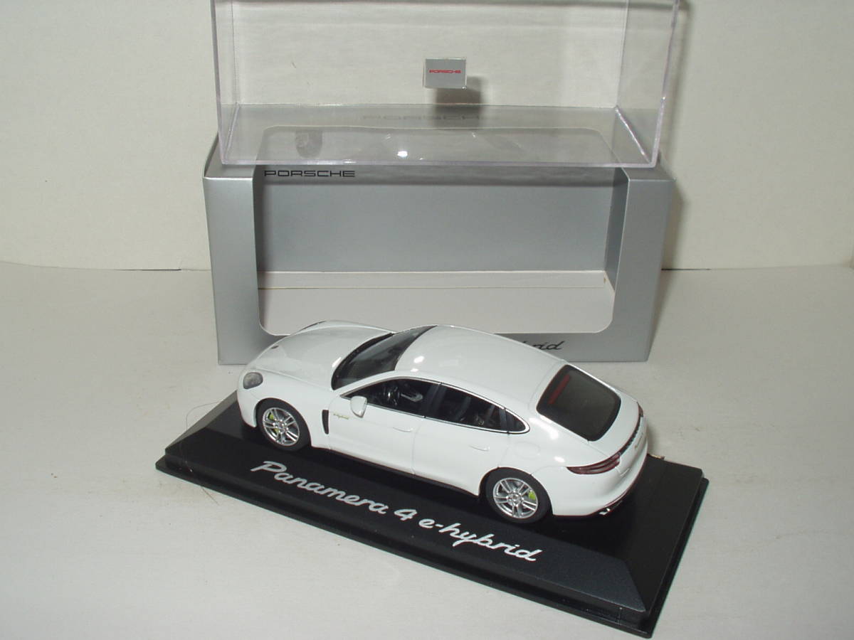 herpa Panamera 4 e-hybrid Porsche Golf Cup Japan 2017 Best Gross / ポルシェ箱ヘルパ ポルシェ パナメーラ 4 e-ハイブリッド ( 1:43 )_画像5