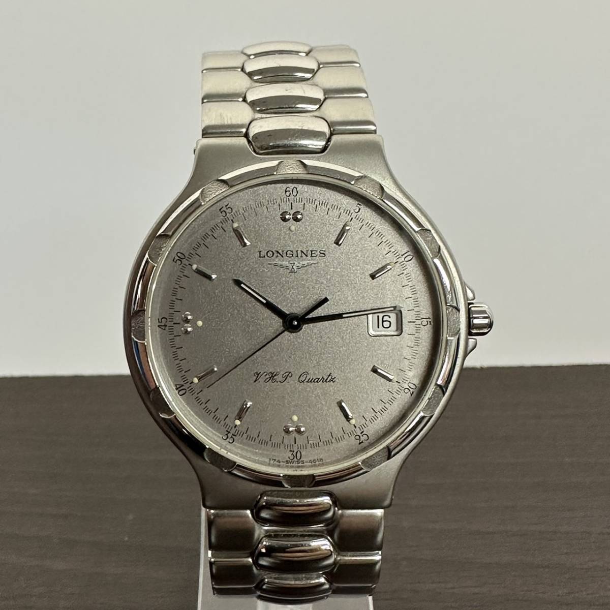 数量は多い数量は多いLONGINES VHP コンクエスト クォーツ 腕時計