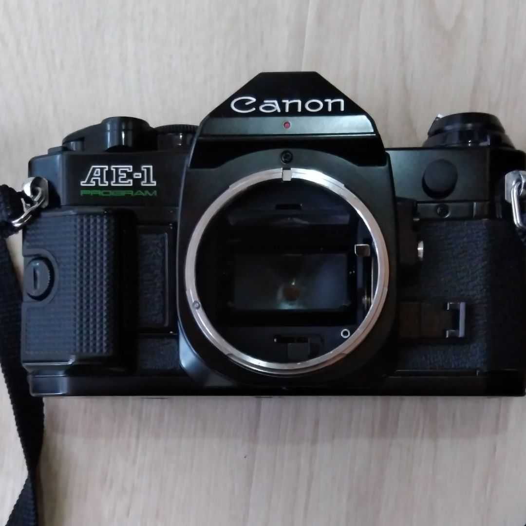 美品 キャノン フィルムカメラ AE-1 プログラム カメラ入門に-