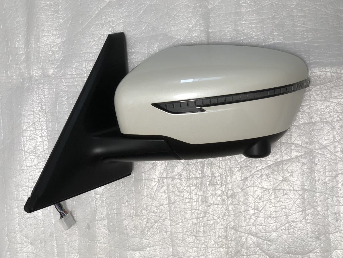 美品 日産 セレナ C27 左ドアミラー カメラ付 nissan ランディ | www