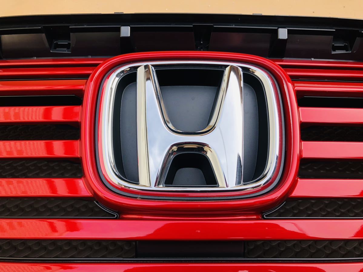 今季ブランド 新車外し HONDA VEZEL 純正フロントグリル ienomat.com.br