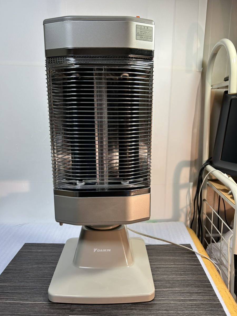 DAIKIN ダイキン 遠赤外線 ストーブ セラムヒート ERFT11LS 2010年製 電気ストーブ 暖房器具　外観.動作美品NO.250