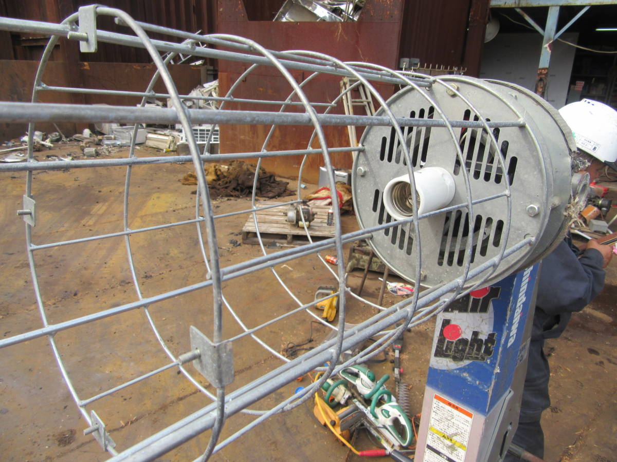 油谷 №4121 投光器 新ダイワ SLB132EG.B エンジン発電機 4M 油谷 №4121 投光器 新ダイワ SLB132EG.B エンジン発電機 4M