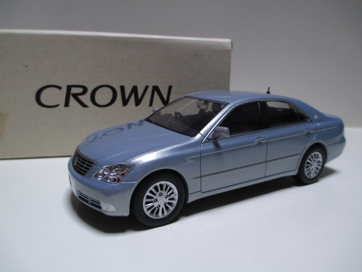 1/30 トヨタ クラウンロイヤルサルーン ゼロクラウン CROWN 180系 前期 非売品 カラーサンプル ミニカー　ライトブルーメタリック_画像1