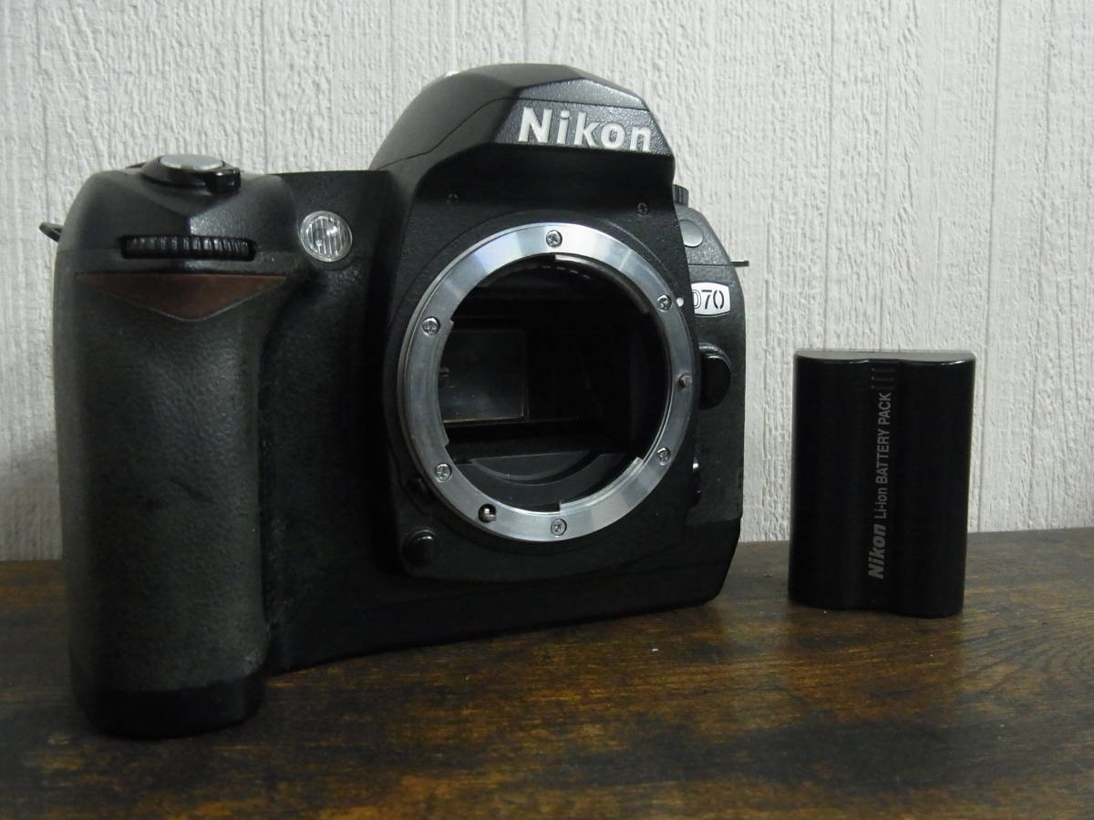 CE6/一眼 デジタルカメラ Nikon D70 バッテリー付き ニコン 詳細記載 他多数カメラ出品中_画像1