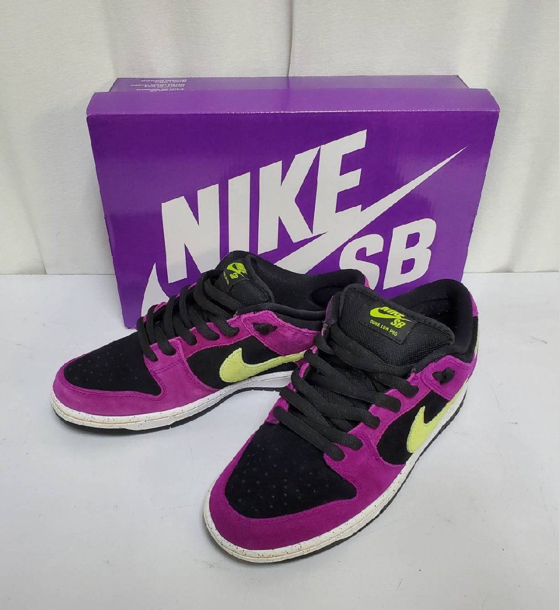 NIKE SB DUNK LOW