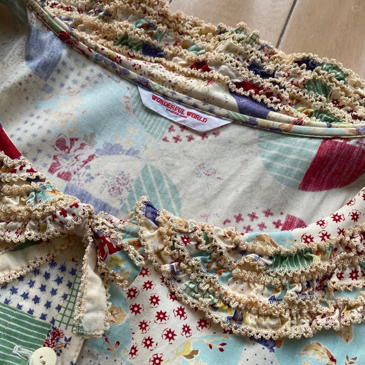 美品 ワンダフルワールド ワンピース ベルト たくし上げ パッチワークピコフリル カネコイサオ ワンダフルワールド 豪華パッチワーク柄ピコ被せ