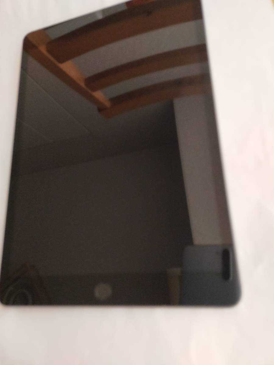 お年玉セール特価】 美品 SIMフリー iPad 第9世代 64GB バッテリー100