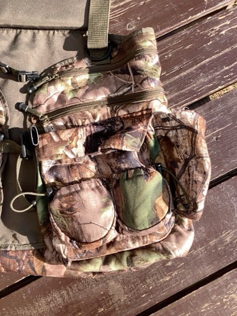 迷彩ターキーベスト 】USサイズM/L(日本L): Realtree ap迷彩: リアルツリー シューティング ハンティング 狩猟 射撃 hunting vest