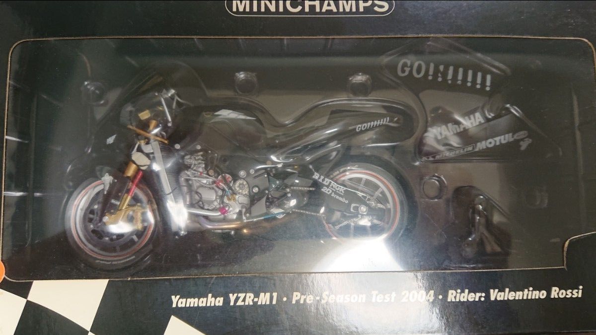 ミニチャンプス 1/12　2004 ヤマハYZR-M1 バレンティーノ・ロッシ   2台セット