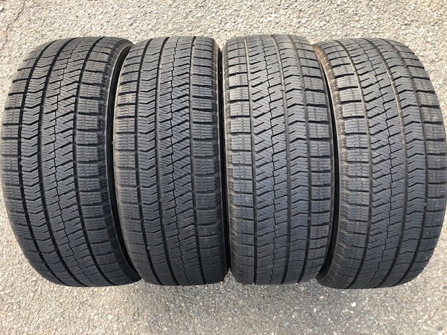 新同スタッドレス 215/45R17ブリヂストンブリザック BRIDGESTONE BLIZZAK VRX2 4本 BENZ W245 W169 W176 ALPHA ROMEO MITO 86 BRZ PRIUS A3_画像1