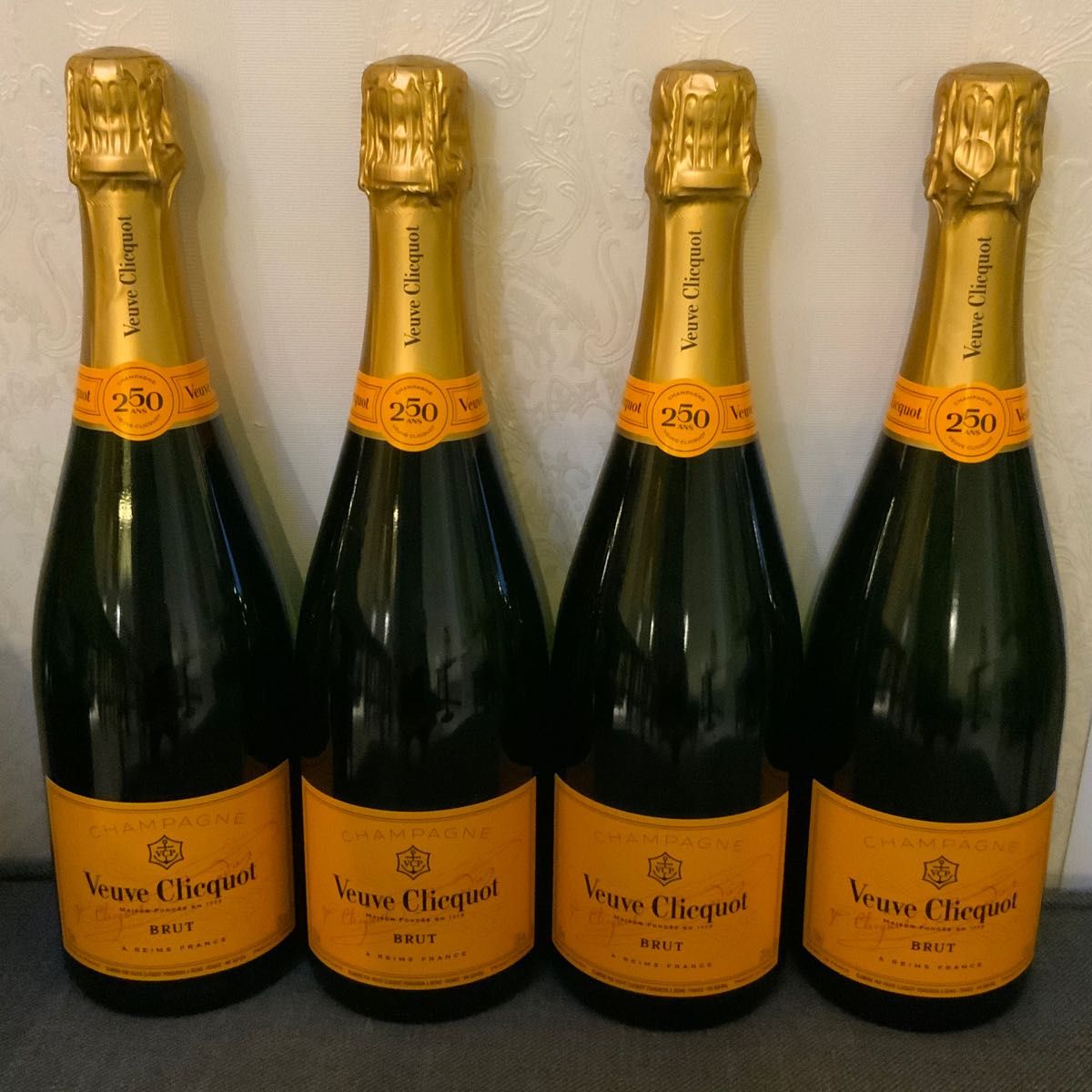 在庫有4本ヴーヴ・クリコ イエローラベル・ブリュット 正規品 VEUVE